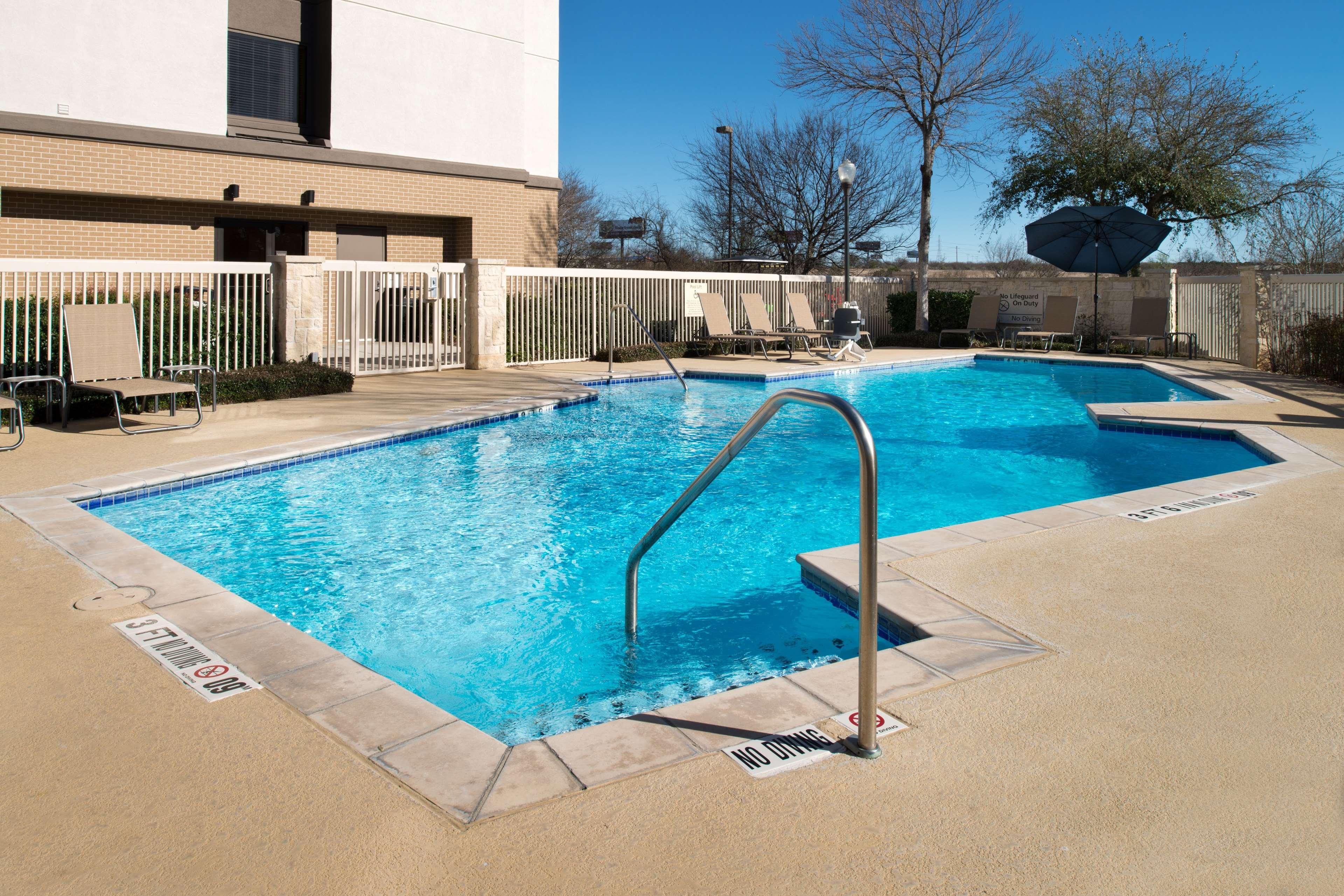 Hampton Inn And Suites Schertz Exterior photo