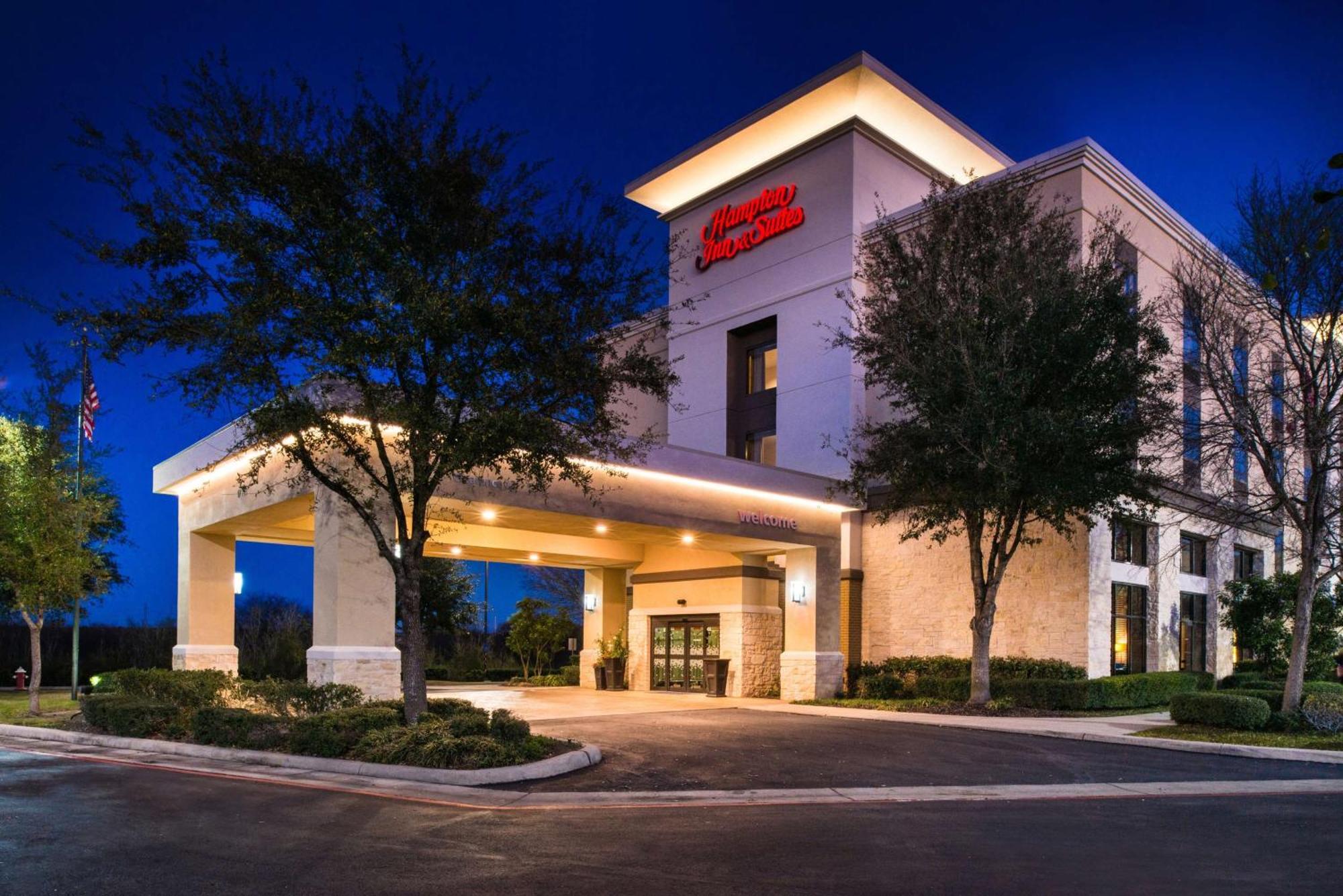 Hampton Inn And Suites Schertz Exterior photo